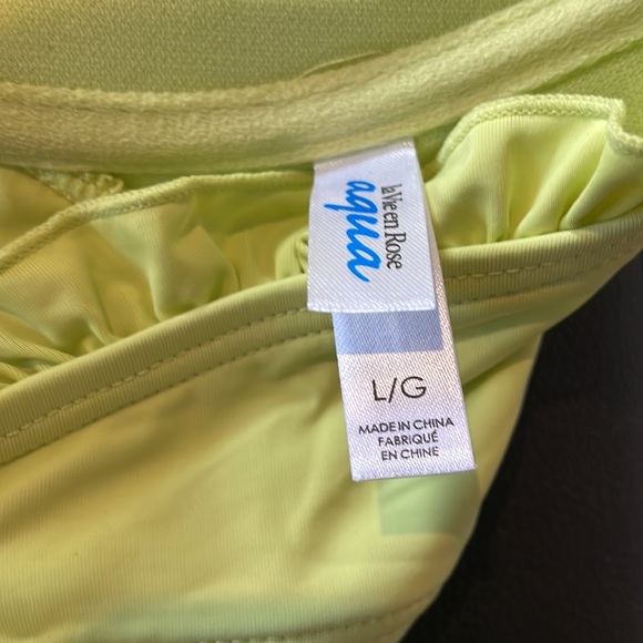 La Vie En Rose bikini super cute! Top Large, bottoms XS - Picture 4 of 5
